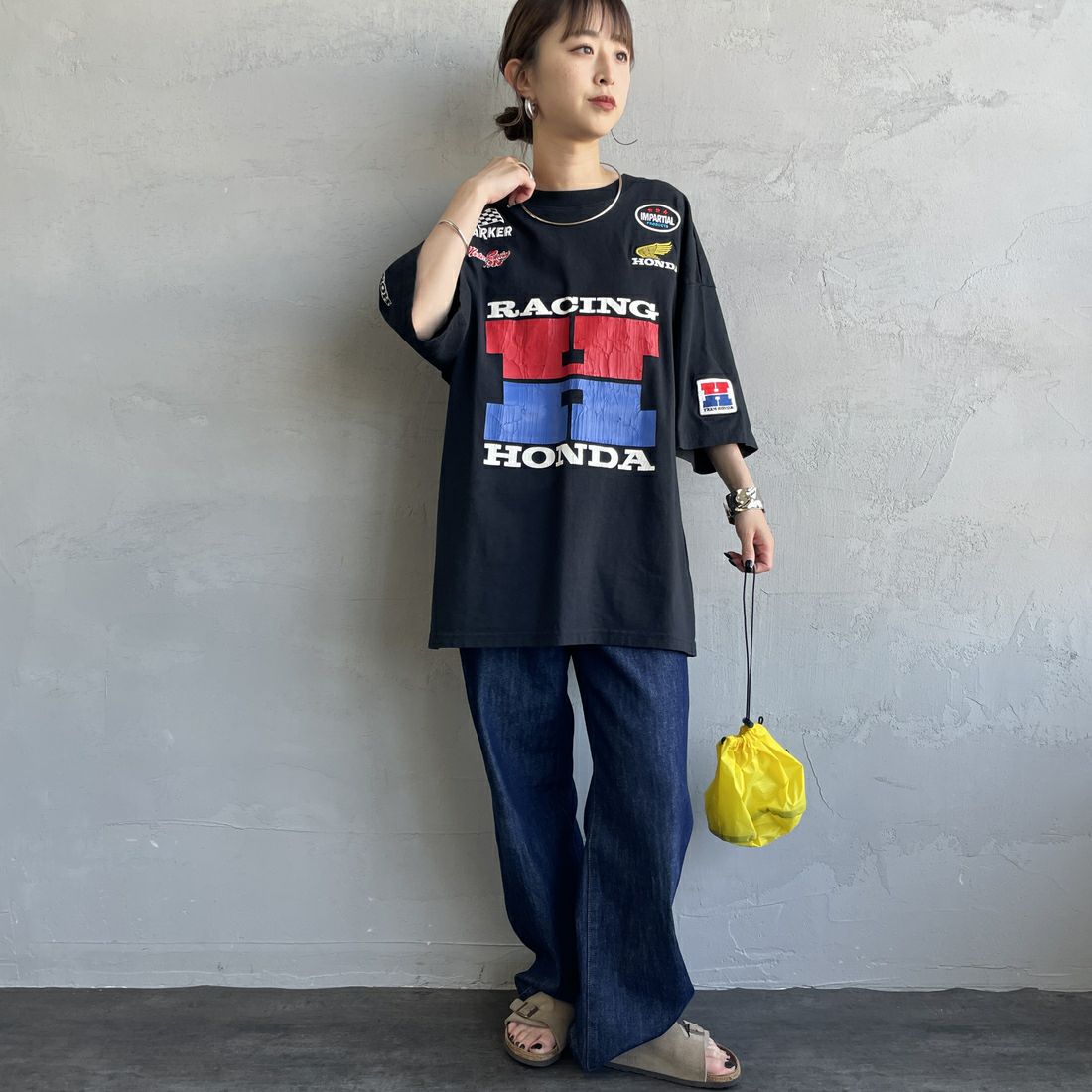 HONDA × JEANSFACTORY [ホンダ × ジーンズファクトリー] レーシングTシャツ [JFC-252-054] BLACK &&モデル身長：150cm 着用サイズ：S&&