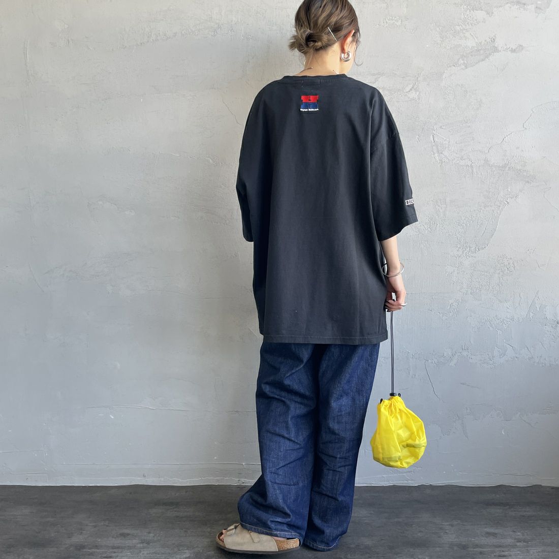 HONDA × JEANSFACTORY [ホンダ × ジーンズファクトリー] レーシングTシャツ [JFC-252-054] BLACK &&モデル身長：150cm 着用サイズ：S&&