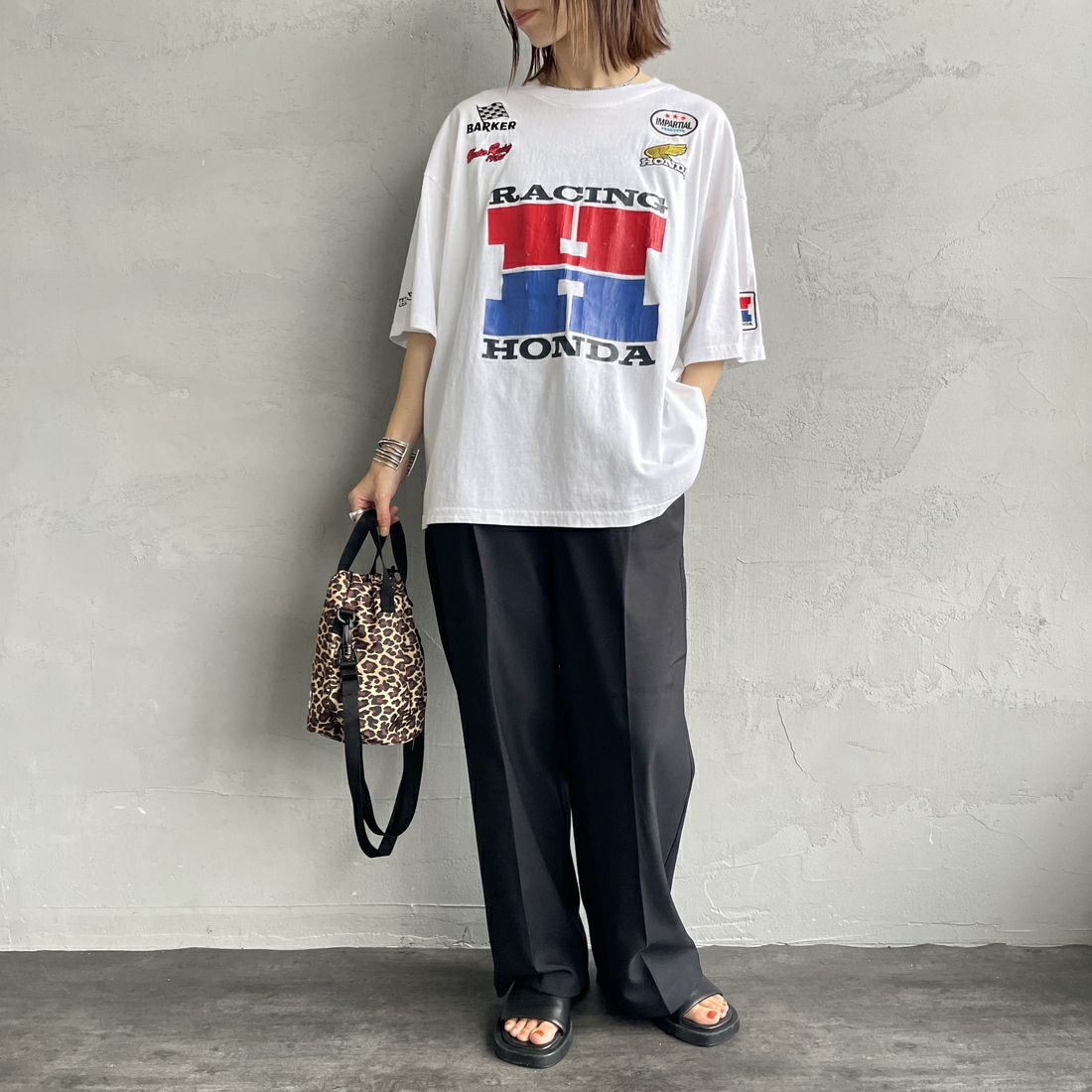 HONDA × JEANSFACTORY [ホンダ × ジーンズファクトリー] レーシングTシャツ [JFC-252-054] WHITE &&モデル身長：158cm 着用サイズ：S&&