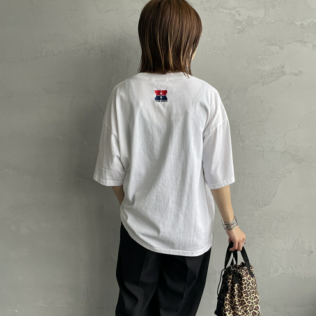 HONDA × JEANSFACTORY [ホンダ × ジーンズファクトリー] レーシングTシャツ [JFC-252-054] WHITE &&モデル身長：158cm 着用サイズ：S&&