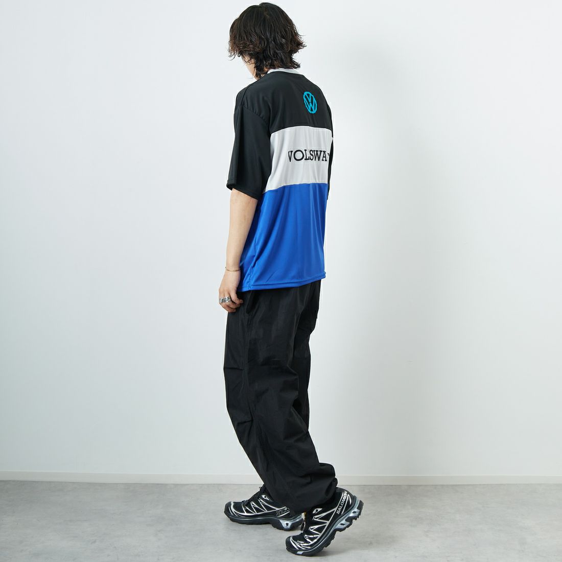 Volkswagen × JEANSFACTORY [フォルクスワーゲン × ジーンズファクトリー] レーシングTシャツ [JFC-252-053] VW &&モデル身長：179cm 着用サイズ：L&&