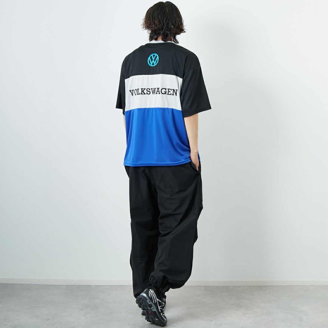 Volkswagen × JEANSFACTORY [フォルクスワーゲン × ジーンズファクトリー] レーシングTシャツ [JFC-252-053] VW &&モデル身長：179cm 着用サイズ：L&&