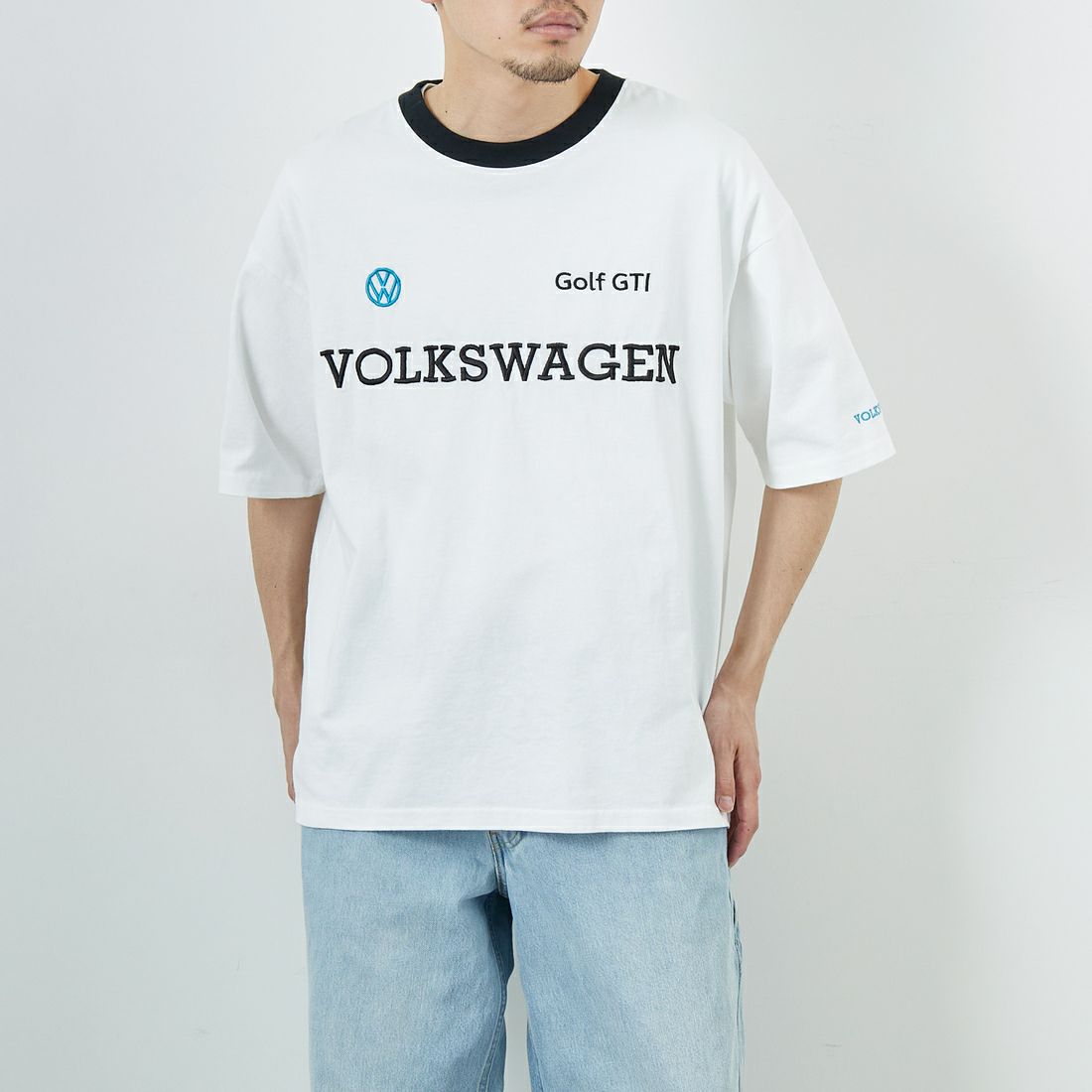 Volkswagen × JEANSFACTORY [フォルクスワーゲン × ジーンズファクトリー] レーシングTシャツ [JFC-252-055] WHITE &&モデル身長：168cm 着用サイズ：M&&