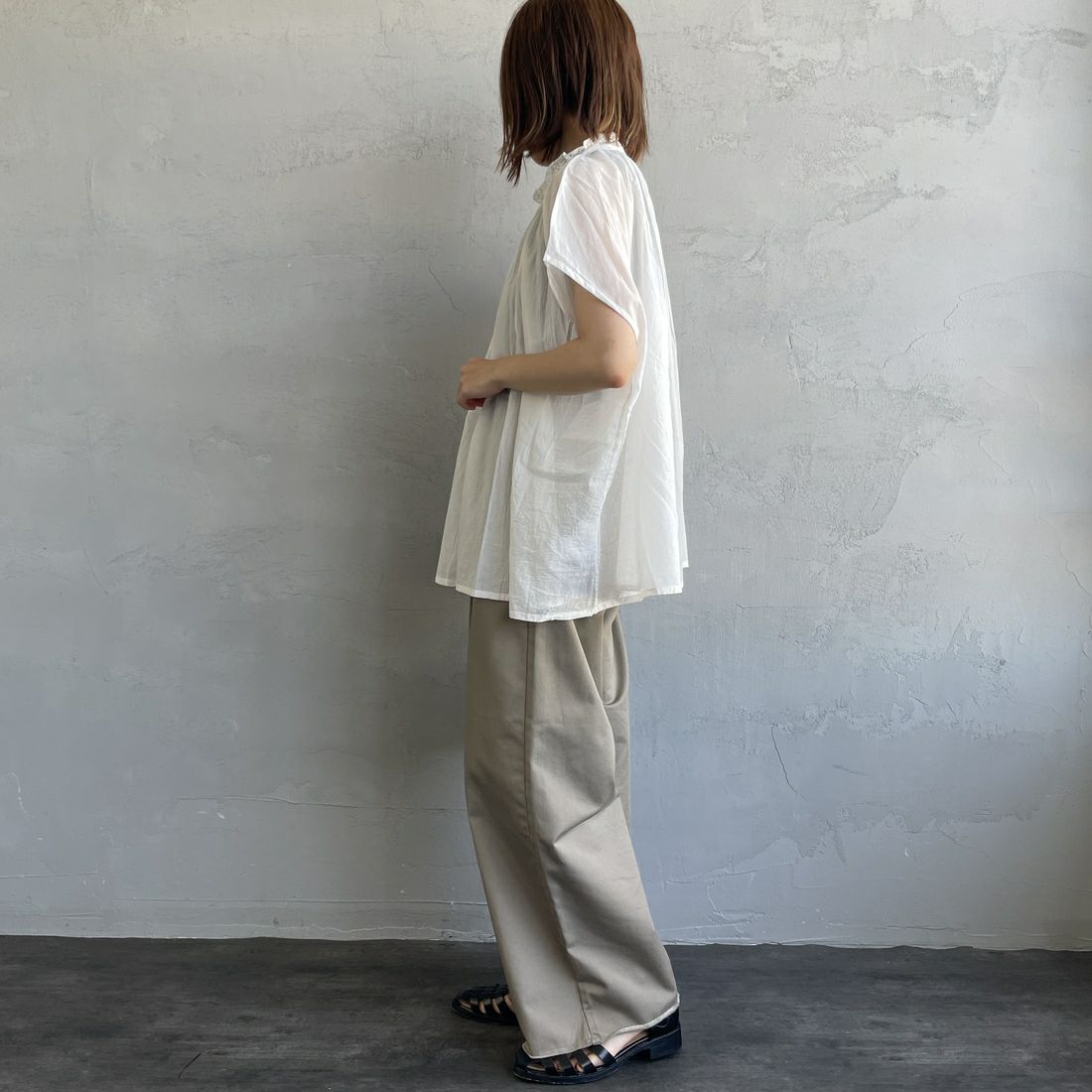 soil [ソイル] レースギャザースモック [NSL25061] 9100 WHT &&モデル身長：158cm 着用サイズ：2&&