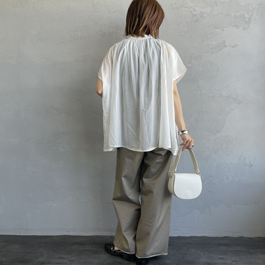 soil [ソイル] レースギャザースモック [NSL25061] 9100 WHT &&モデル身長：158cm 着用サイズ：2&&
