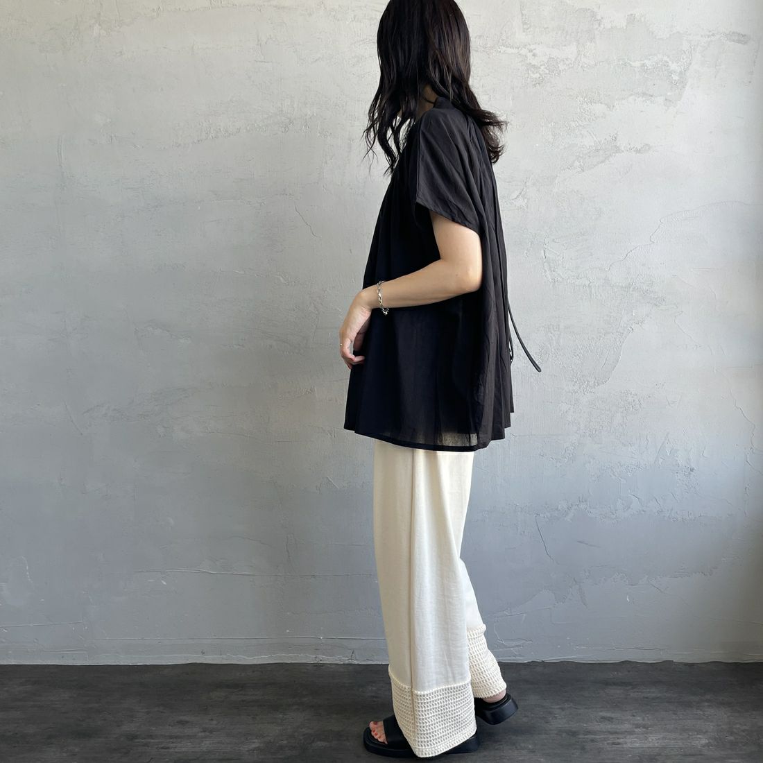 soil [ソイル] レースギャザースモック [NSL25061] 9900 BLACK &&モデル身長：160cm 着用サイズ：2&&