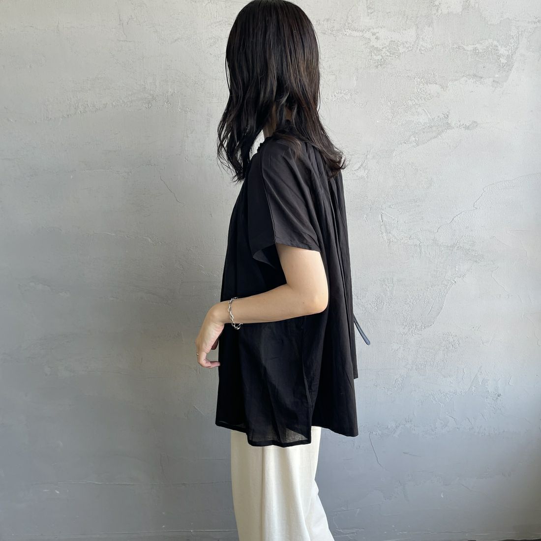 soil [ソイル] レースギャザースモック [NSL25061] 9900 BLACK &&モデル身長：160cm 着用サイズ：2&&