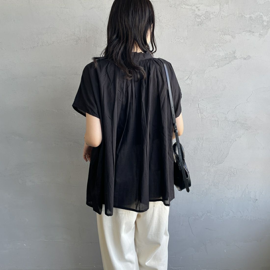 soil [ソイル] レースギャザースモック [NSL25061] 9900 BLACK &&モデル身長：160cm 着用サイズ：2&&