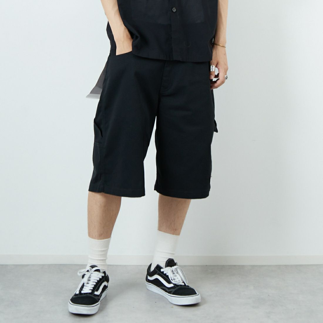 BLACK&&モデル身長：179cm 着用サイズ：L&&