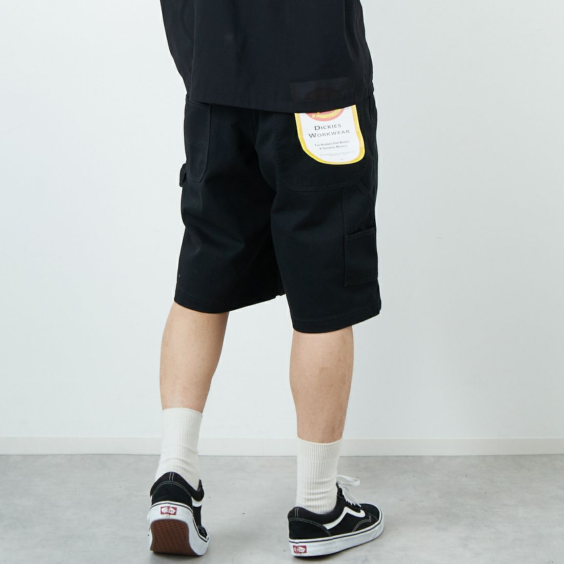 SEDAN ALL-PURPOSE [セダン オールパーパス] Dickies カーペンターワイドショーツ [SD25S-PT09] BLACK &&モデル身長：179cm 着用サイズ：L&&