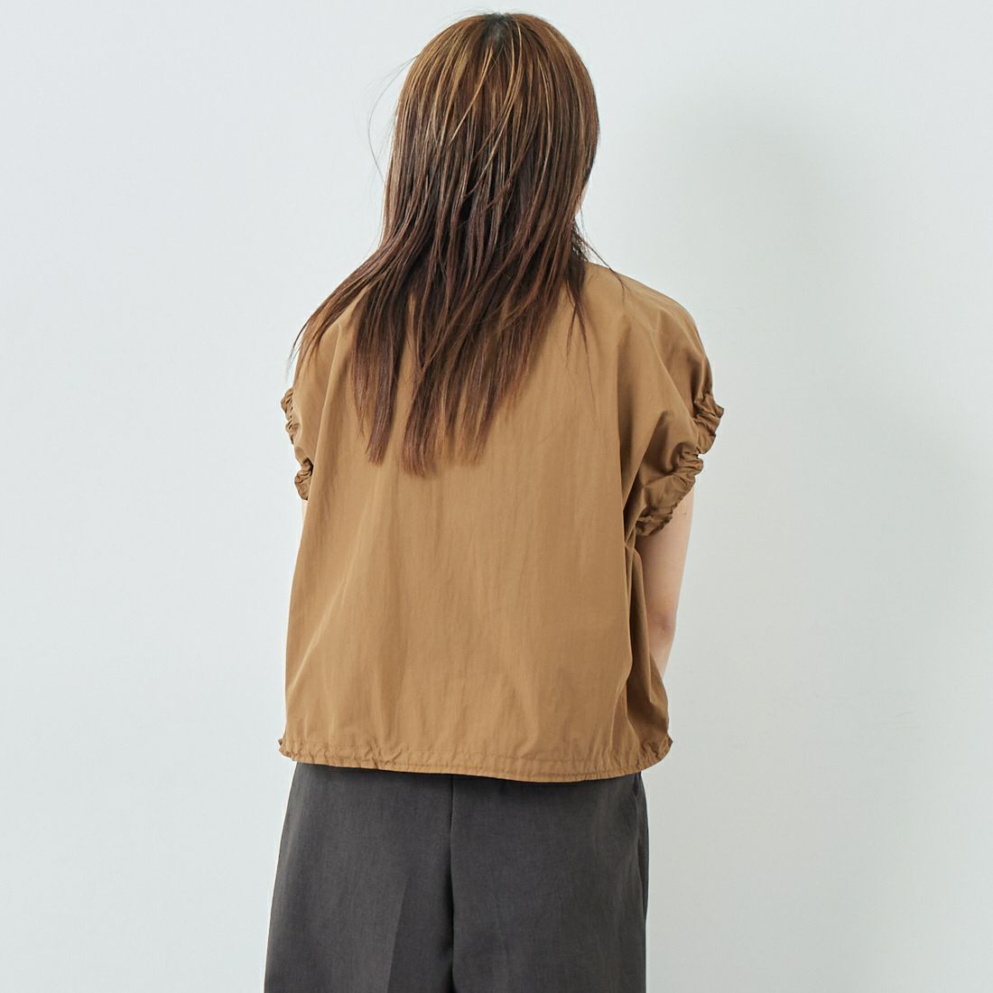 DIGNITE COLLIER [ディニテコリエ] ショートスナップブラウス [80255250] 036 ﾌﾞﾗｳﾝ &&モデル身長：167cm 着用サイズ：F&&