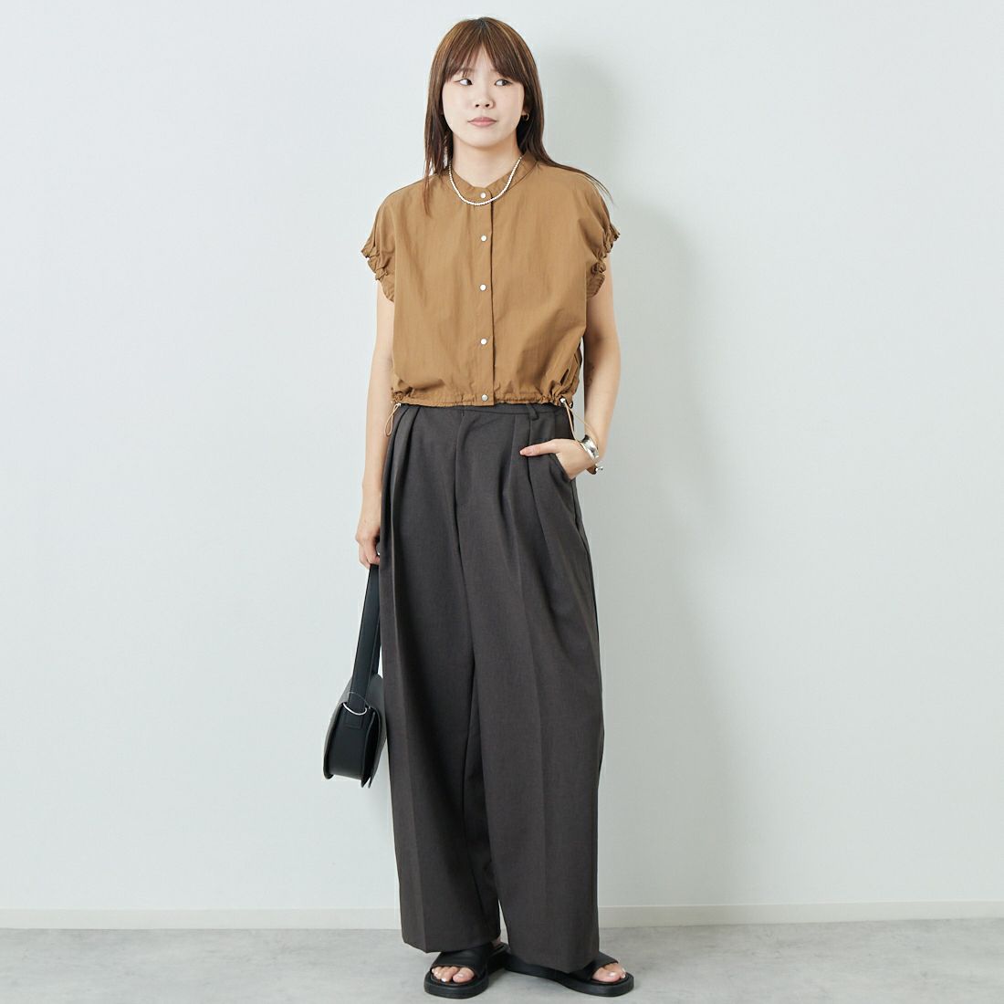 DIGNITE COLLIER [ディニテコリエ] ショートスナップブラウス [80255250] 036 ﾌﾞﾗｳﾝ &&モデル身長：167cm 着用サイズ：F&&