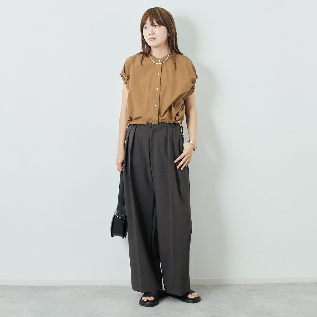 DIGNITE COLLIER [ディニテコリエ] ショートスナップブラウス [80255250] 036 ﾌﾞﾗｳﾝ &&モデル身長：167cm 着用サイズ：F&&