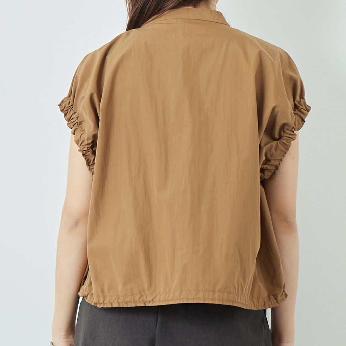 DIGNITE COLLIER [ディニテコリエ] ショートスナップブラウス [80255250] 036 ﾌﾞﾗｳﾝ &&モデル身長：167cm 着用サイズ：F&&