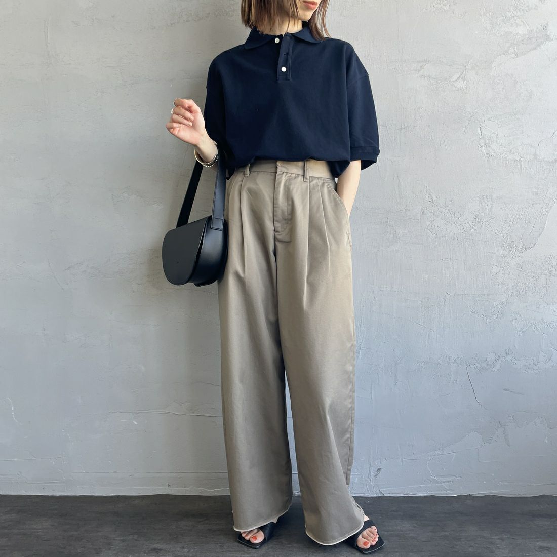THE SHINZONE [ザ シンゾーン] ワイドポロシャツ [25MMSCU09] 85 NAVY &&モデル身長：158cm 着用サイズ：F0&&