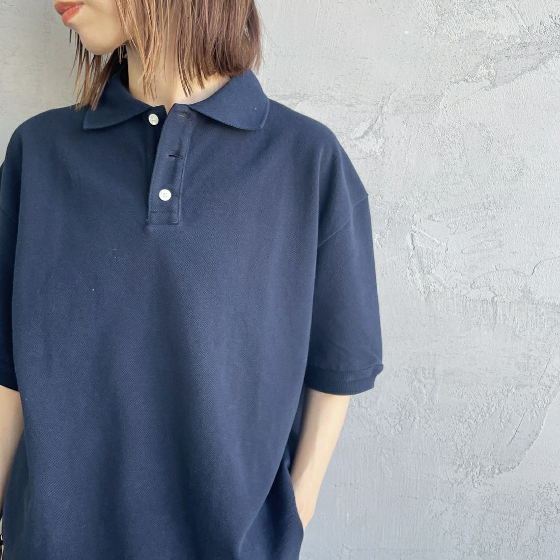 THE SHINZONE [ザ シンゾーン] ワイドポロシャツ [25MMSCU09] 85 NAVY &&モデル身長：158cm 着用サイズ：F0&&