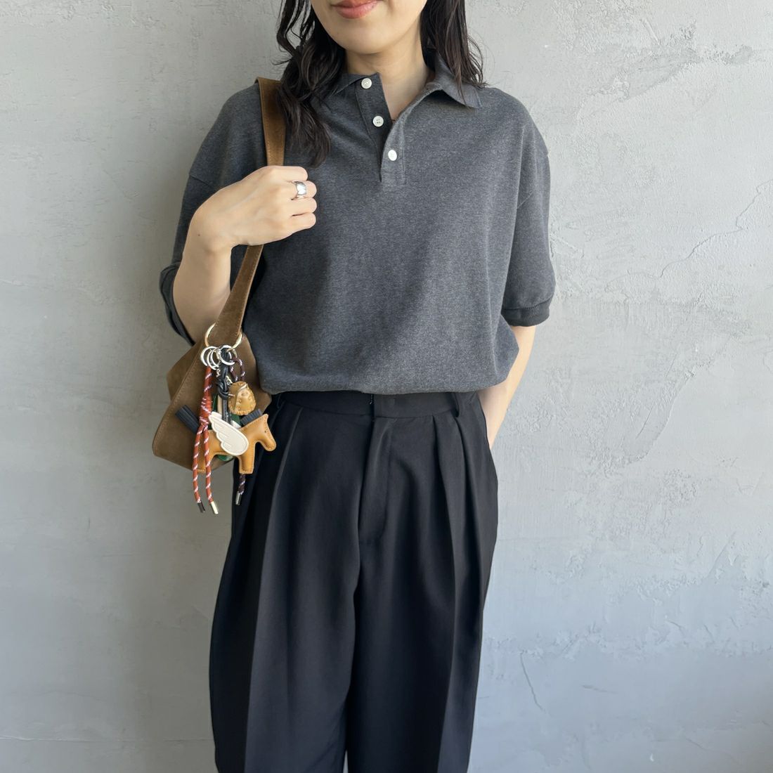 THE SHINZONE [ザ シンゾーン] ワイドポロシャツ [25MMSCU09] 05 C.GRAY &&モデル身長：160cm 着用サイズ：F0&&