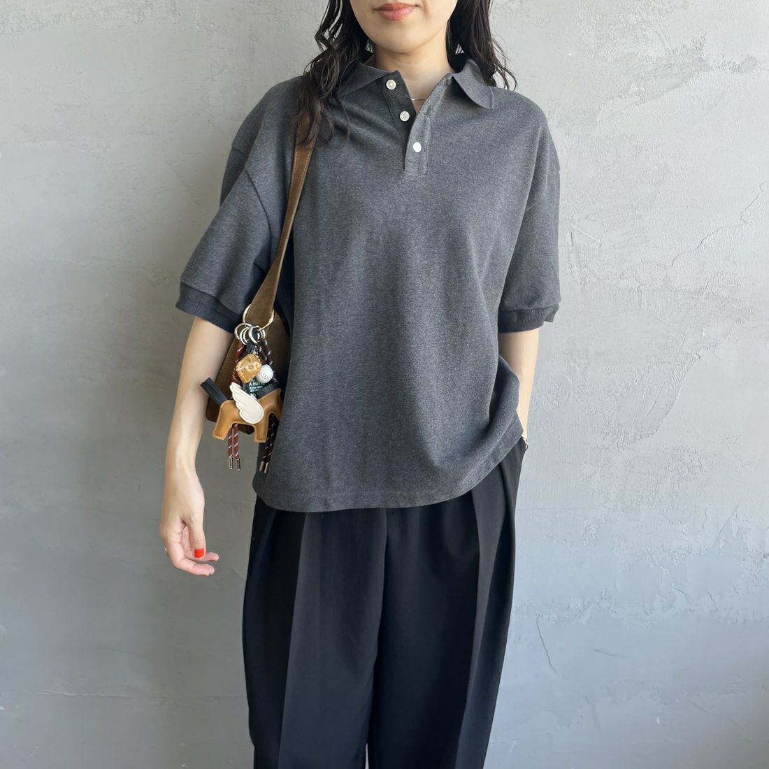 THE SHINZONE [ザ シンゾーン] ワイドポロシャツ [25MMSCU09] 05 C.GRAY &&モデル身長：160cm 着用サイズ：F0&&