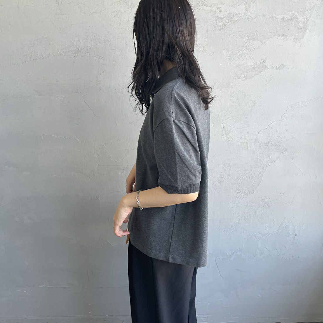 THE SHINZONE [ザ シンゾーン] ワイドポロシャツ [25MMSCU09] 05 C.GRAY &&モデル身長：160cm 着用サイズ：F0&&