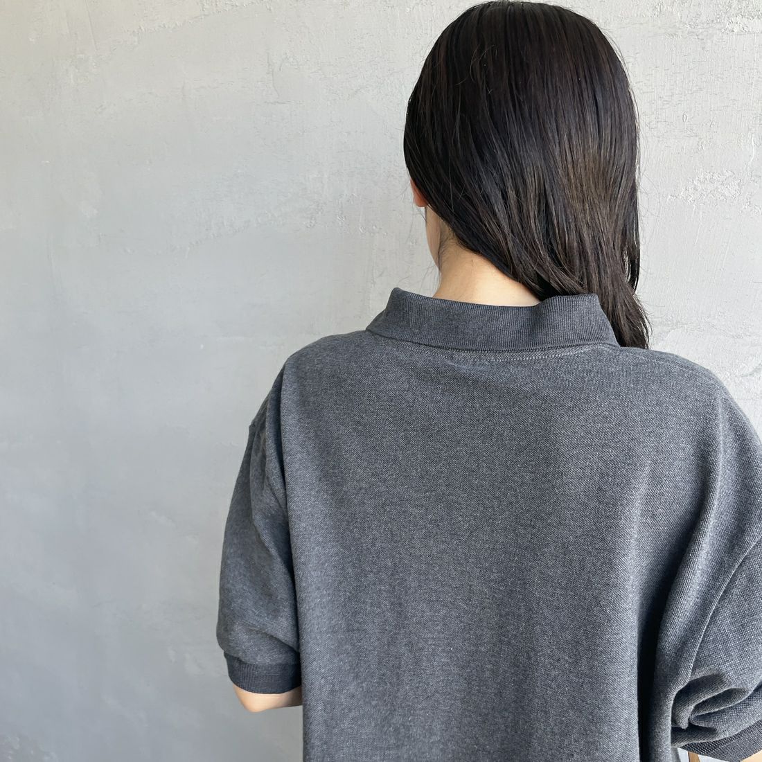 THE SHINZONE [ザ シンゾーン] ワイドポロシャツ [25MMSCU09] 05 C.GRAY &&モデル身長：160cm 着用サイズ：F0&&