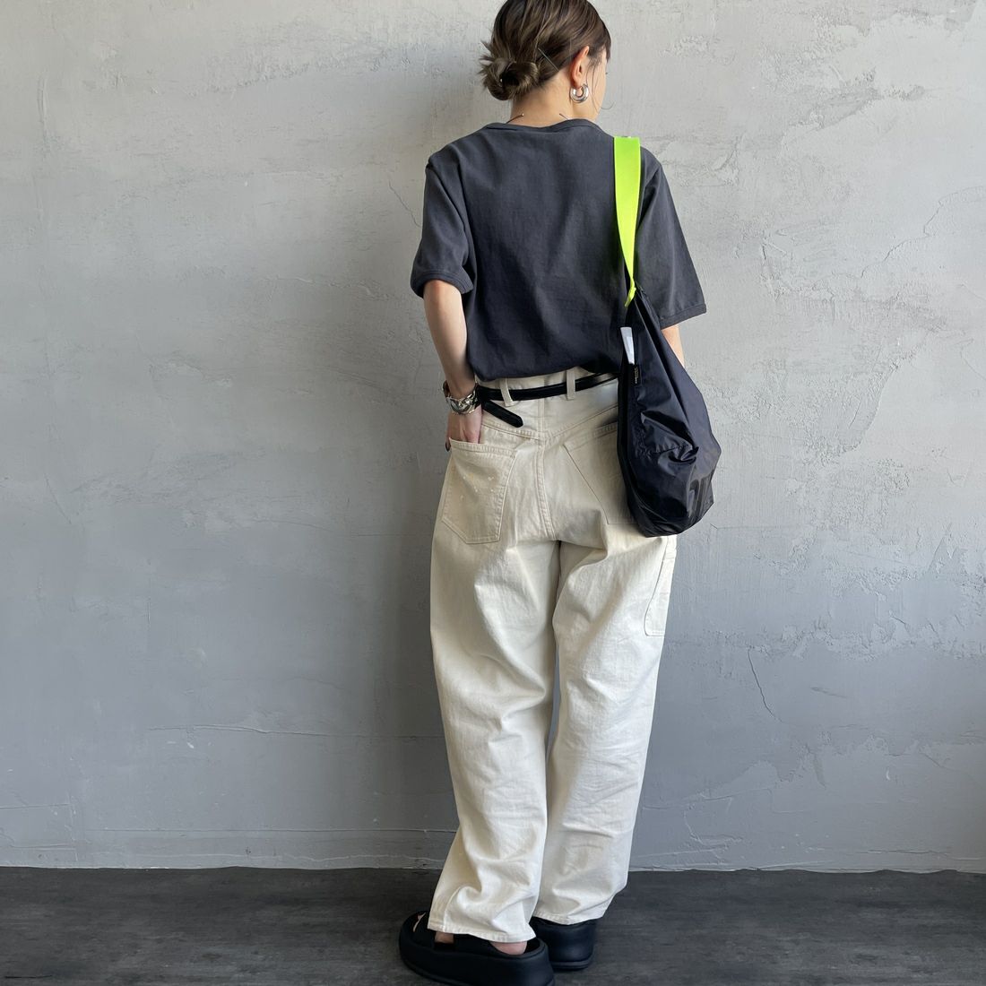 THE SHINZONE [ザ シンゾーン] HOTEL Beira-Mar Tシャツ [25MMSCU05] 05 C.GRAY &&モデル身長：150cm 着用サイズ：F0&&