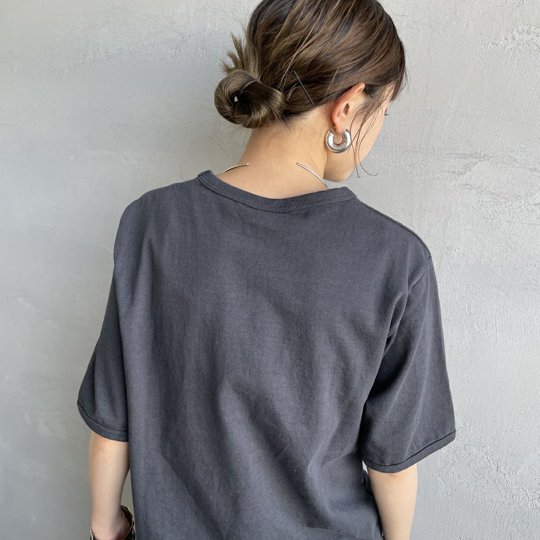 THE SHINZONE [ザ シンゾーン] HOTEL Beira-Mar Tシャツ [25MMSCU05] 05 C.GRAY &&モデル身長：150cm 着用サイズ：F0&&