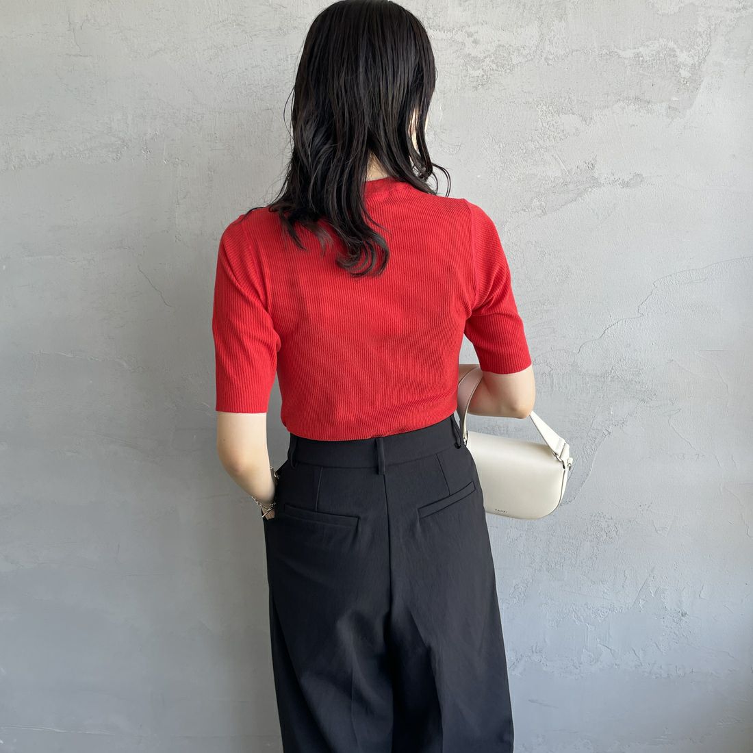 THE SHINZONE [ザ シンゾーン] ミッドサマーニットTシャツ [25MMSNI06] 24 RED &&モデル身長：160cm 着用サイズ：F0&&