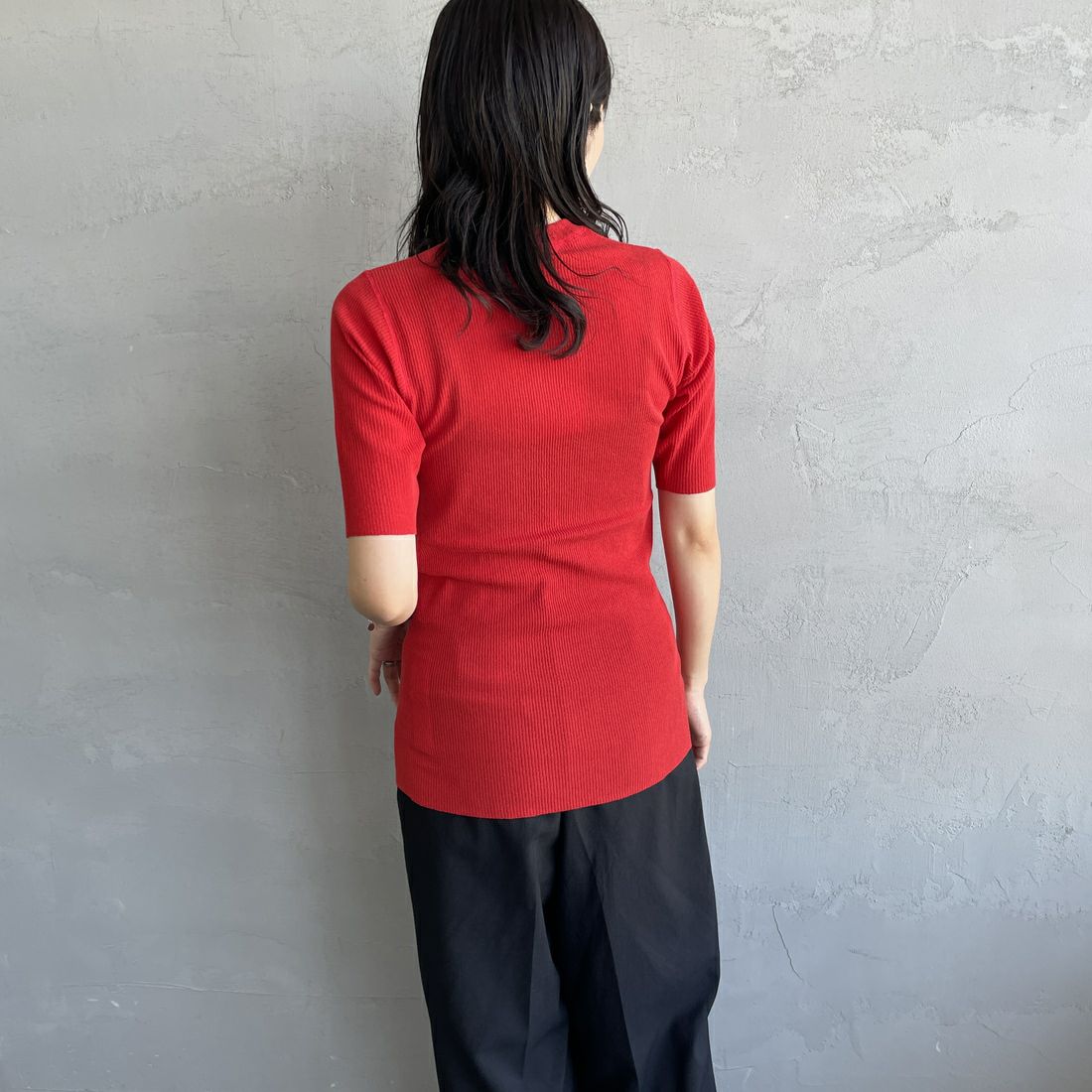 THE SHINZONE [ザ シンゾーン] ミッドサマーニットTシャツ [25MMSNI06] 24 RED &&モデル身長：160cm 着用サイズ：F0&&