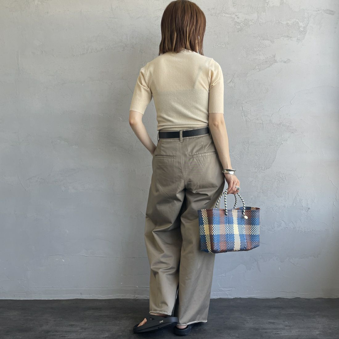 THE SHINZONE [ザ シンゾーン] ミッドサマーニットTシャツ [25MMSNI06] 02 ECRU &&モデル身長：158cm 着用サイズ：F0&&