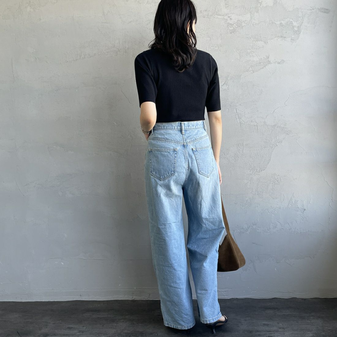THE SHINZONE [ザ シンゾーン] ミッドサマーニットTシャツ [25MMSNI06] 07 BLACK &&モデル身長：160cm 着用サイズ：F0&&