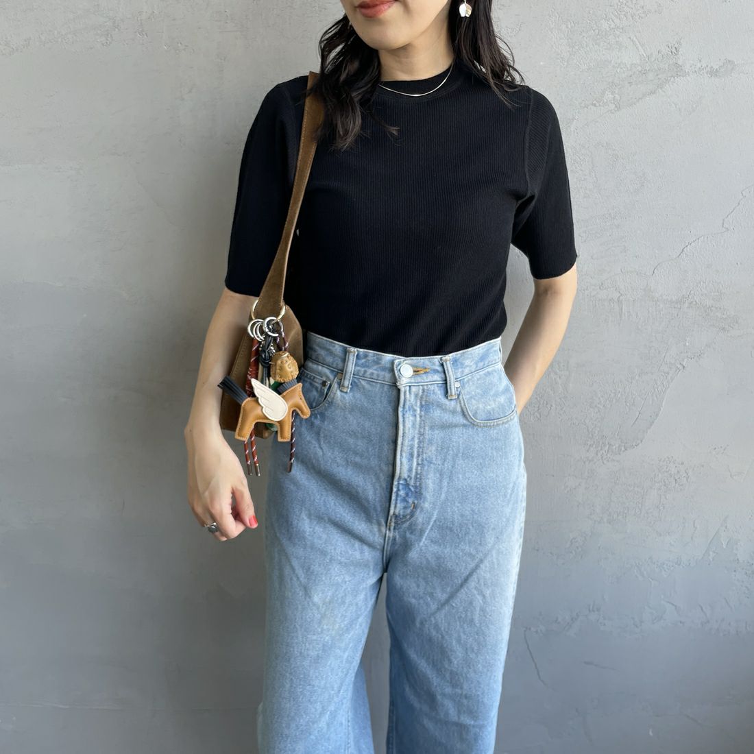 THE SHINZONE [ザ シンゾーン] ミッドサマーニットTシャツ [25MMSNI06] 07 BLACK &&モデル身長：160cm 着用サイズ：F0&&