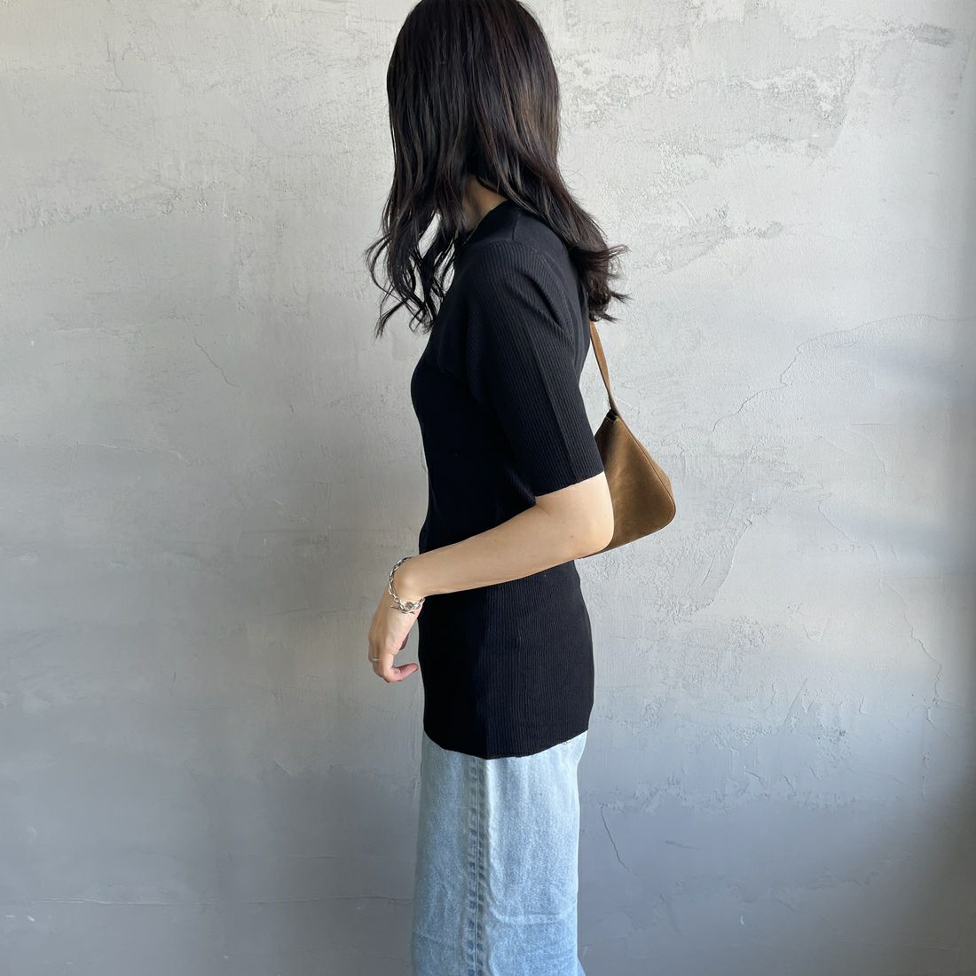 THE SHINZONE [ザ シンゾーン] ミッドサマーニットTシャツ [25MMSNI06] 07 BLACK &&モデル身長：160cm 着用サイズ：F0&&