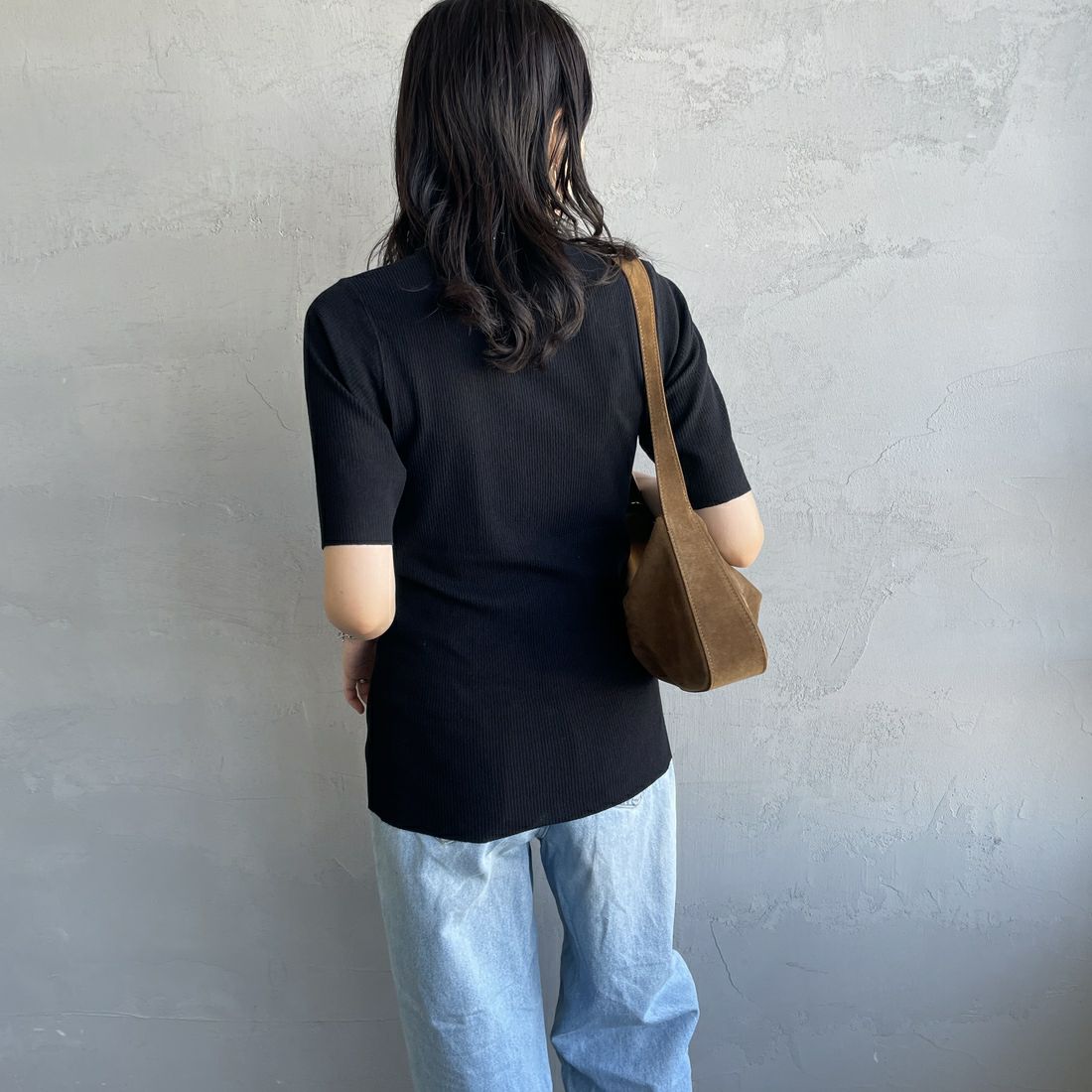 THE SHINZONE [ザ シンゾーン] ミッドサマーニットTシャツ [25MMSNI06] 07 BLACK &&モデル身長：160cm 着用サイズ：F0&&