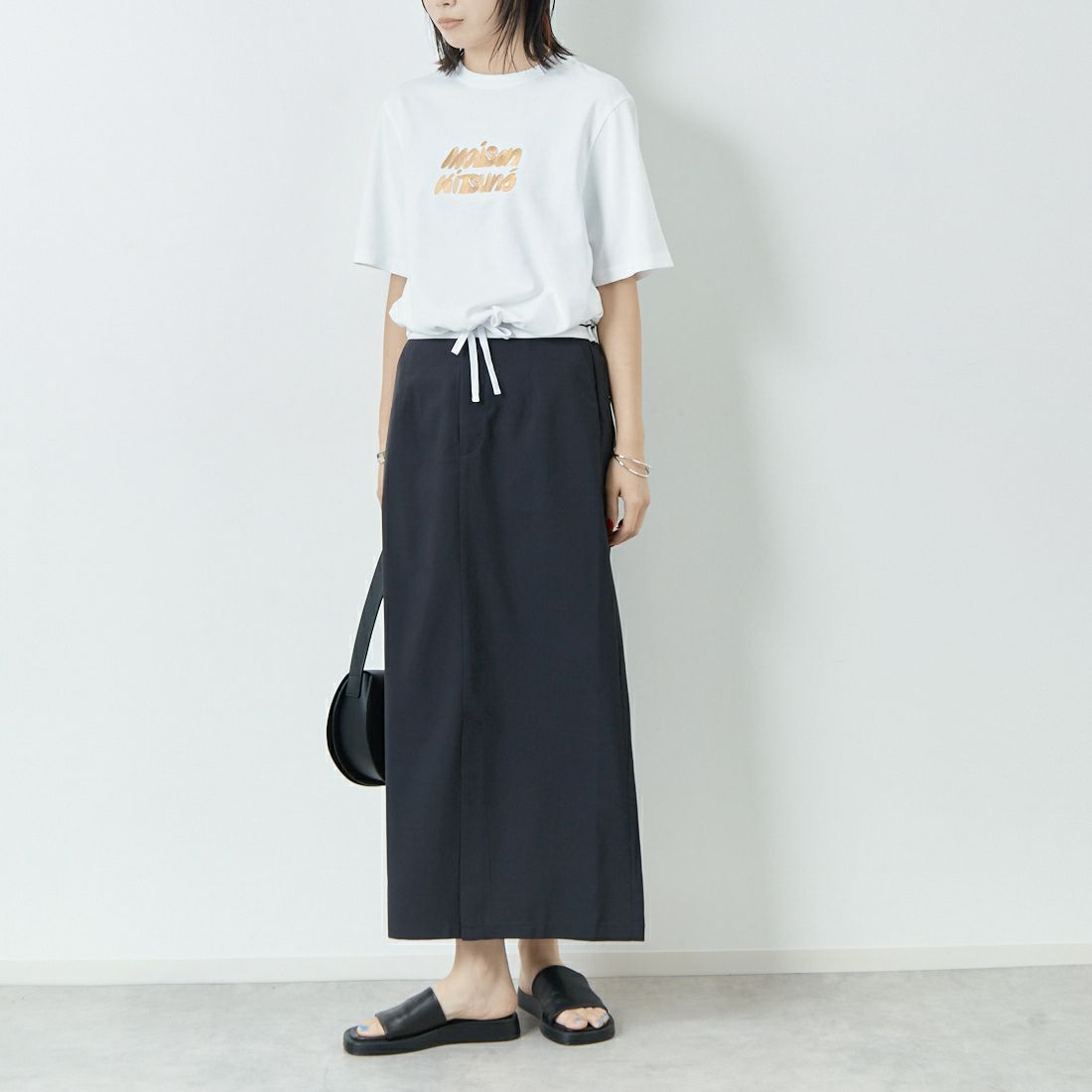 MAISON KITSUNE [メゾン キツネ] バブルロゴ ドローストリングコンフォートTシャツ [OW00120KJ0119] P100 WHITE &&モデル身長：167cm 着用サイズ：S&&