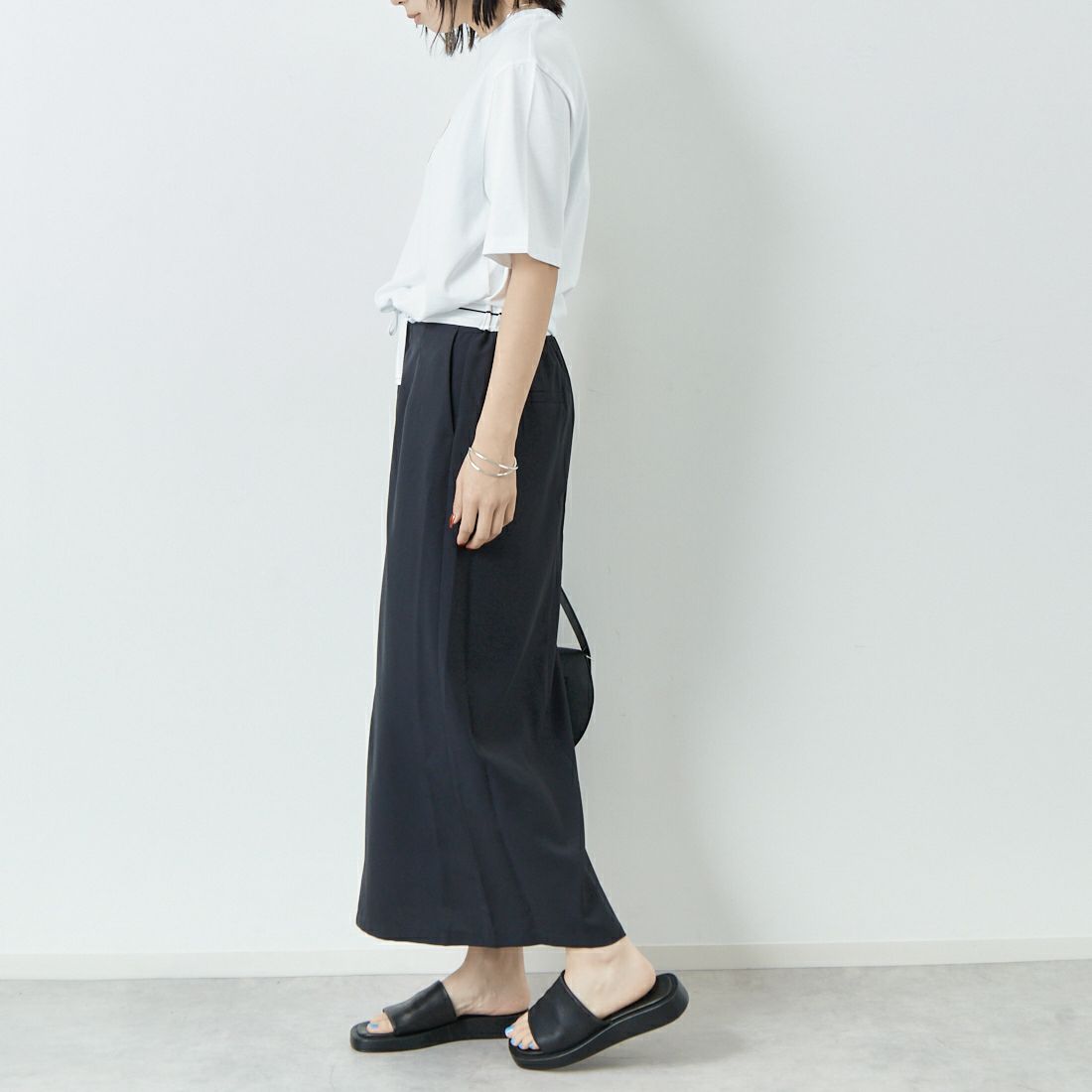 MAISON KITSUNE [メゾン キツネ] バブルロゴ ドローストリングコンフォートTシャツ [OW00120KJ0119] P100 WHITE &&モデル身長：167cm 着用サイズ：S&&