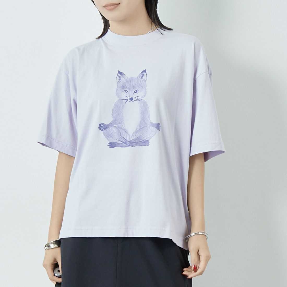 MAISON KITSUNE [メゾン キツネ] ヨガフォックス ボクシーTシャツ [OW00123KJ0008] 0173 SOFT &&モデル身長：167cm 着用サイズ：S&&