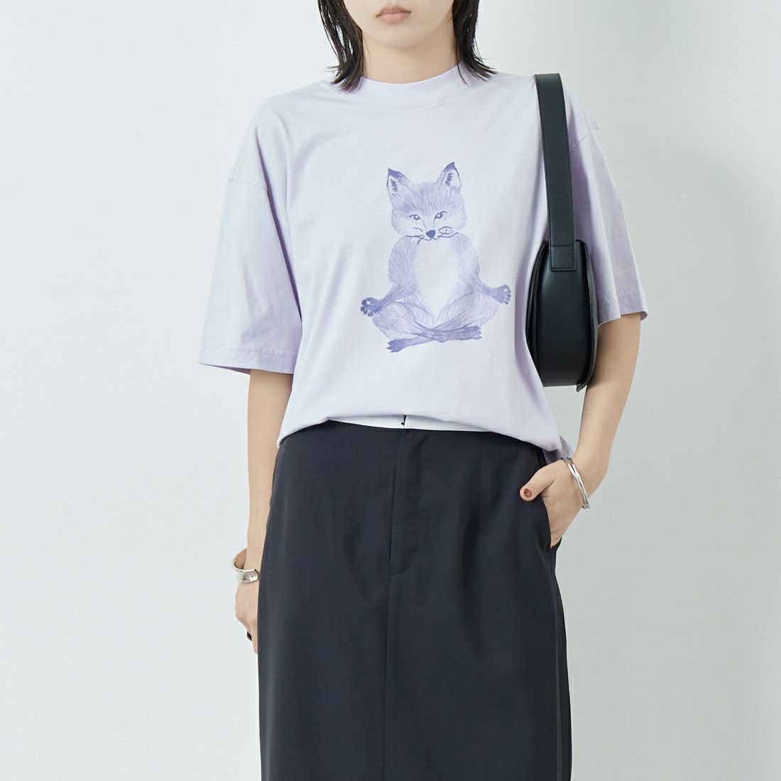 MAISON KITSUNE [メゾン キツネ] ヨガフォックス ボクシーTシャツ [OW00123KJ0008] 0173 SOFT &&モデル身長：167cm 着用サイズ：S&&