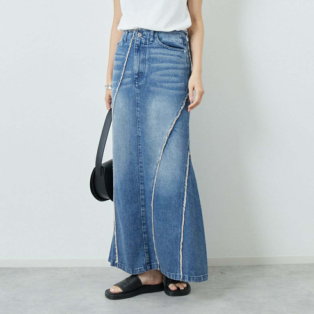 BLU&&モデル身長：167cm 着用サイズ：36&&