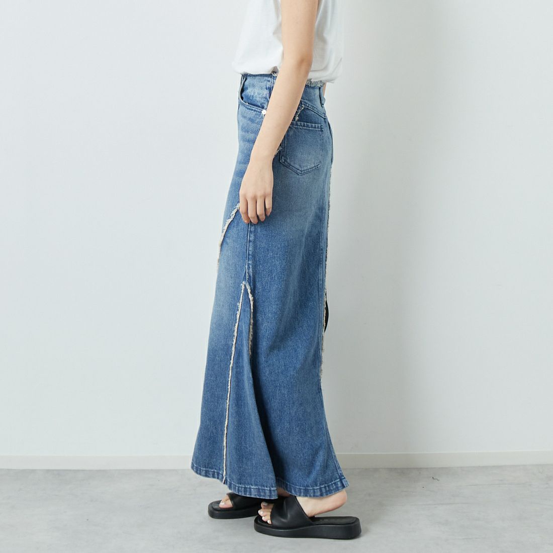 MAISON SPECIAL [メゾンスペシャル] セルロースデニムマキシスカート [21242515201] BLU &&モデル身長：167cm 着用サイズ：36&&