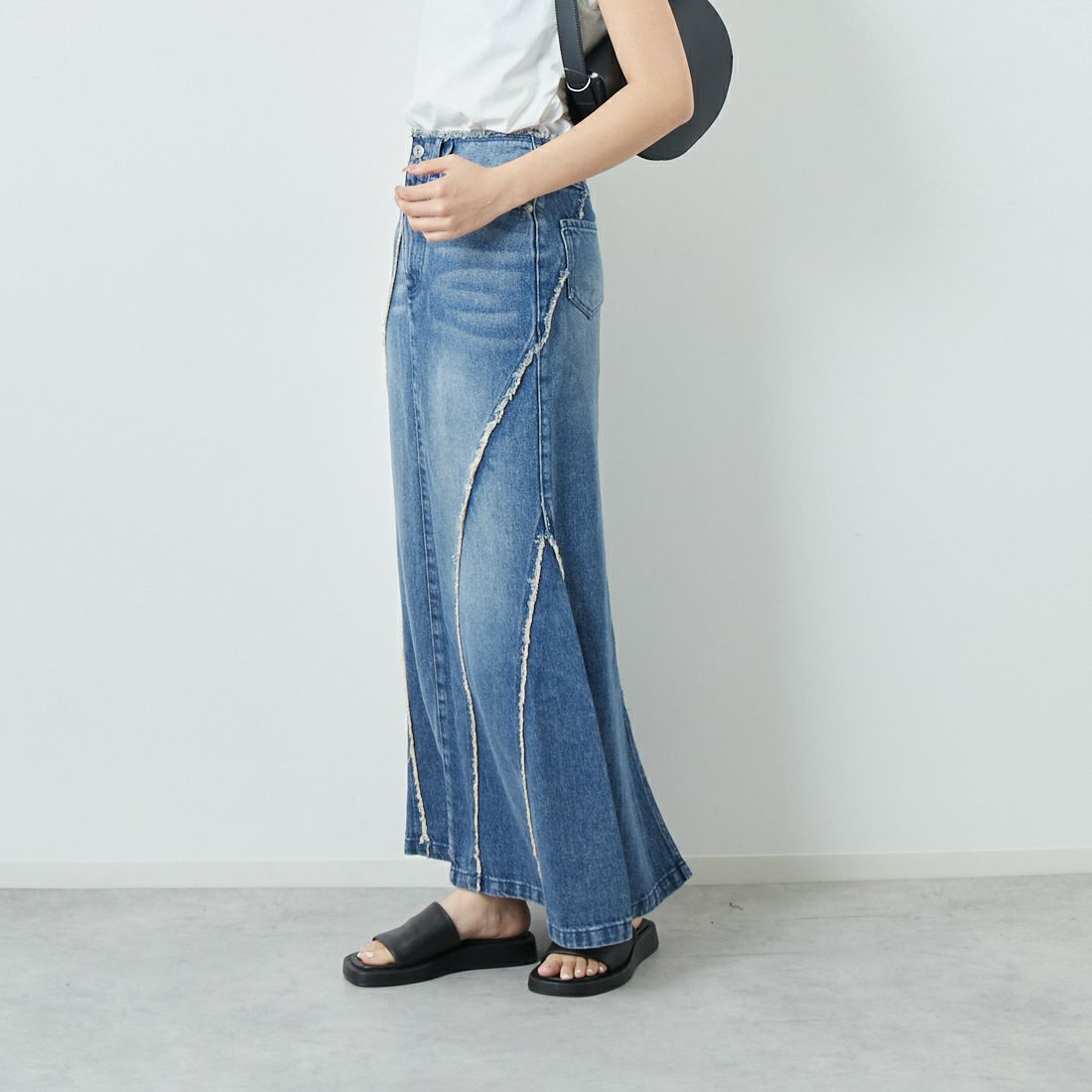 MAISON SPECIAL [メゾンスペシャル] セルロースデニムマキシスカート [21242515201] BLU &&モデル身長：167cm 着用サイズ：36&&