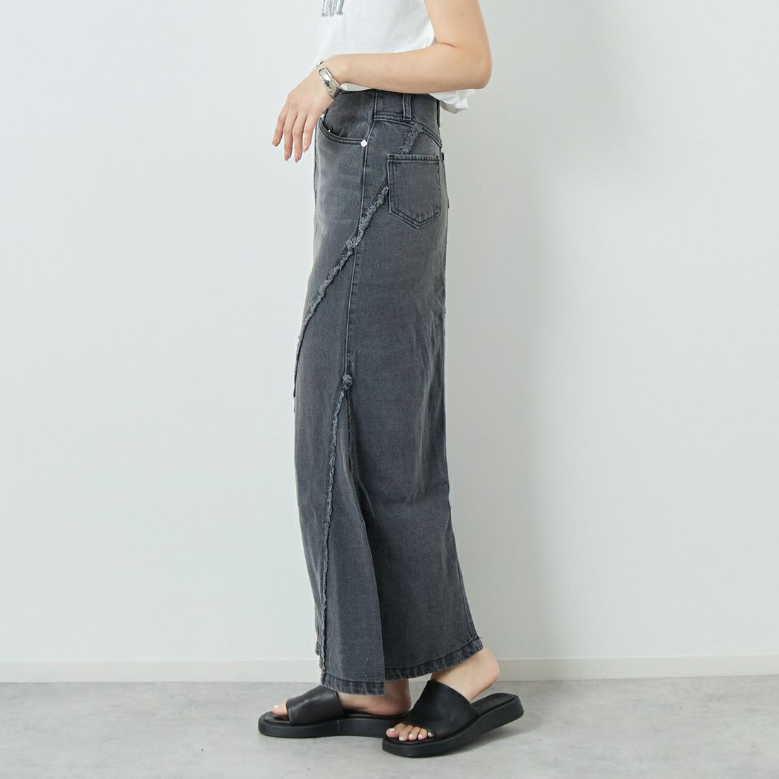 MAISON SPECIAL [メゾンスペシャル] セルロースデニムマキシスカート [21242515201] BLK &&モデル身長：167cm 着用サイズ：36&&