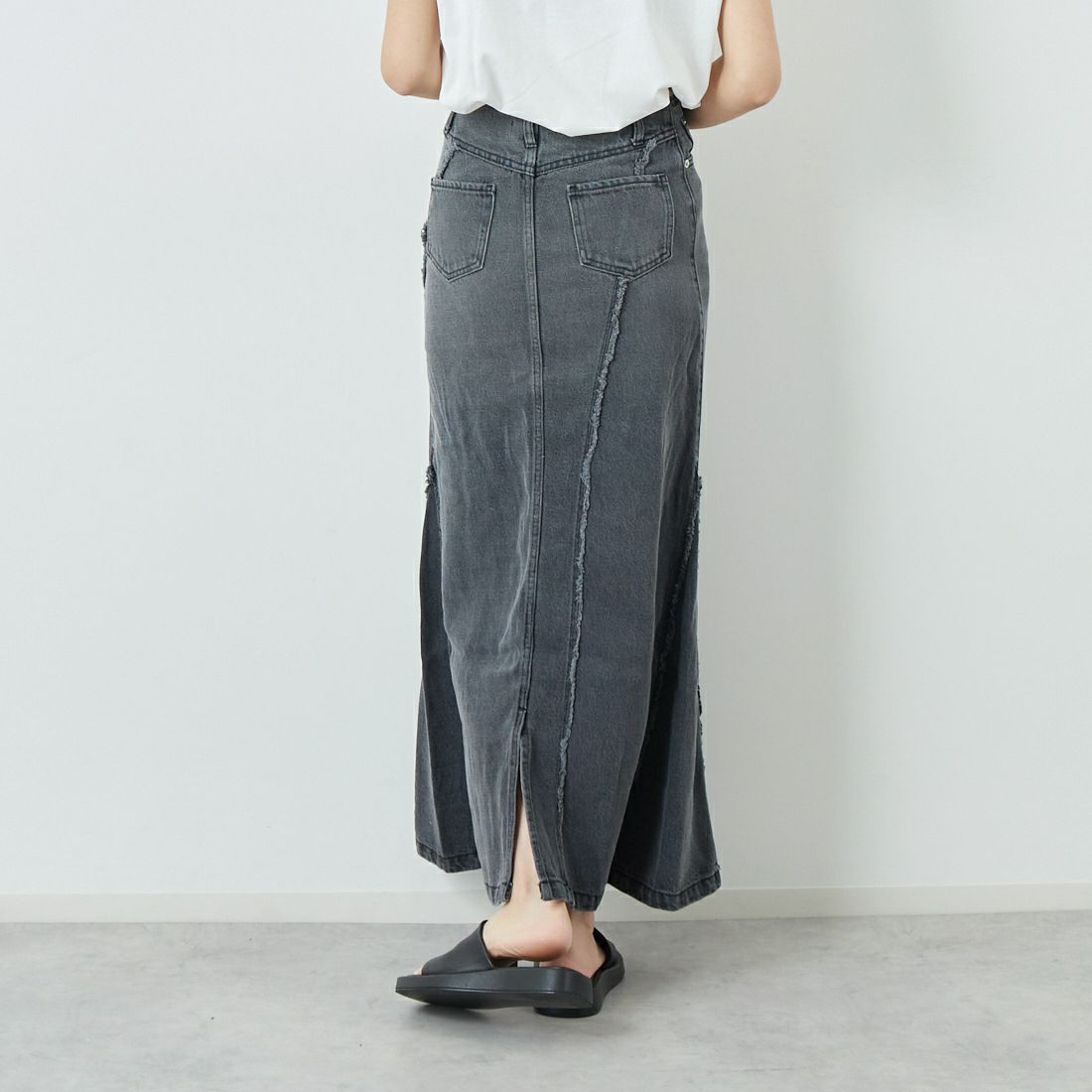 MAISON SPECIAL [メゾンスペシャル] セルロースデニムマキシスカート [21242515201] BLK &&モデル身長：167cm 着用サイズ：36&&