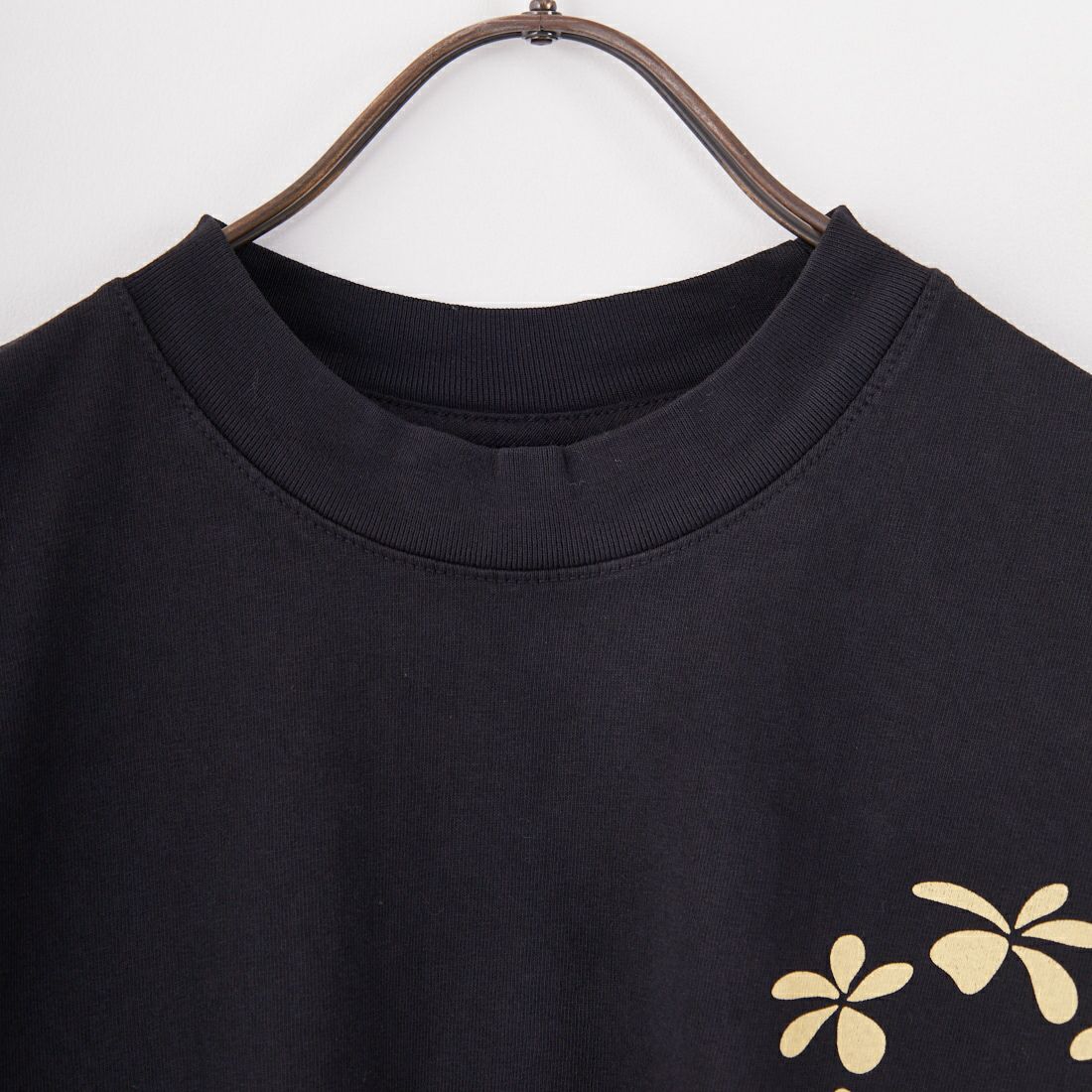WHR [ダブルエイチアール] PLUMERIA ショートスリーブTシャツ [MWHR25S8073-M] 01 BLACK