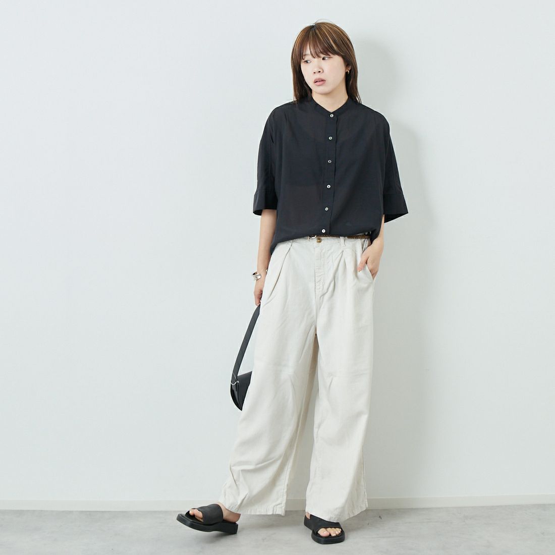 MICA&DEAL [マイカアンドディール] テントシャツ [0125201139] BLACK &&モデル身長：167cm 着用サイズ：F&&