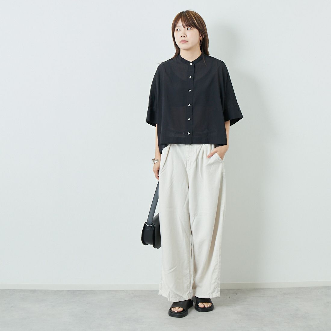 MICA&DEAL [マイカアンドディール] テントシャツ [0125201139] BLACK &&モデル身長：167cm 着用サイズ：F&&