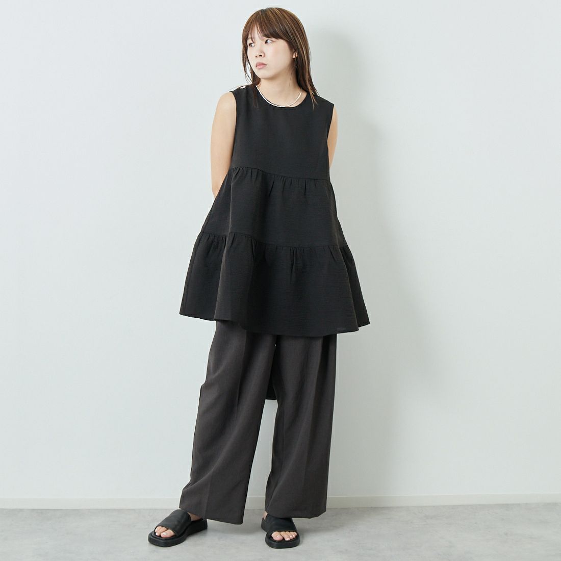 TORRAZZO DONNA [トラッゾドンナ] 2WAYティアードチュニック [6251-327] 19 BLACK &&モデル身長：167cm 着用サイズ：F&&
