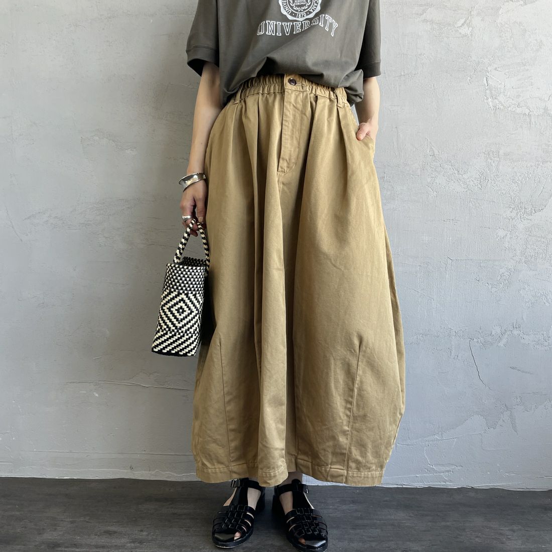 HARVESTY [ハーベスティ] チノサーカススカート [A22503] 34 KHAKI B &&モデル身長：158cm 着用サイズ：1&&