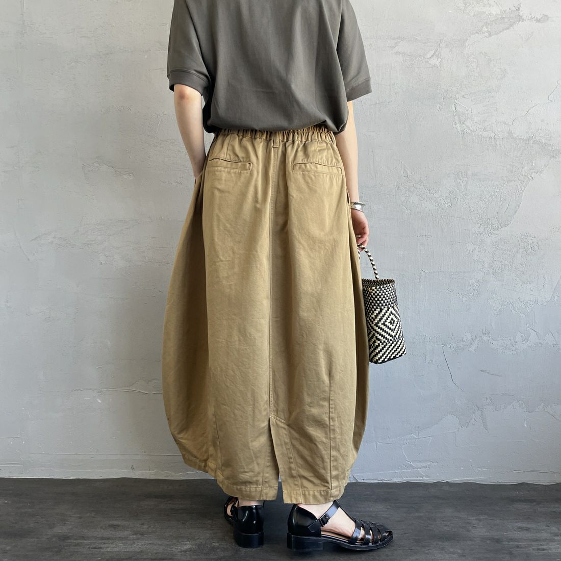 HARVESTY [ハーベスティ] チノサーカススカート [A22503] 34 KHAKI B &&モデル身長：158cm 着用サイズ：1&&