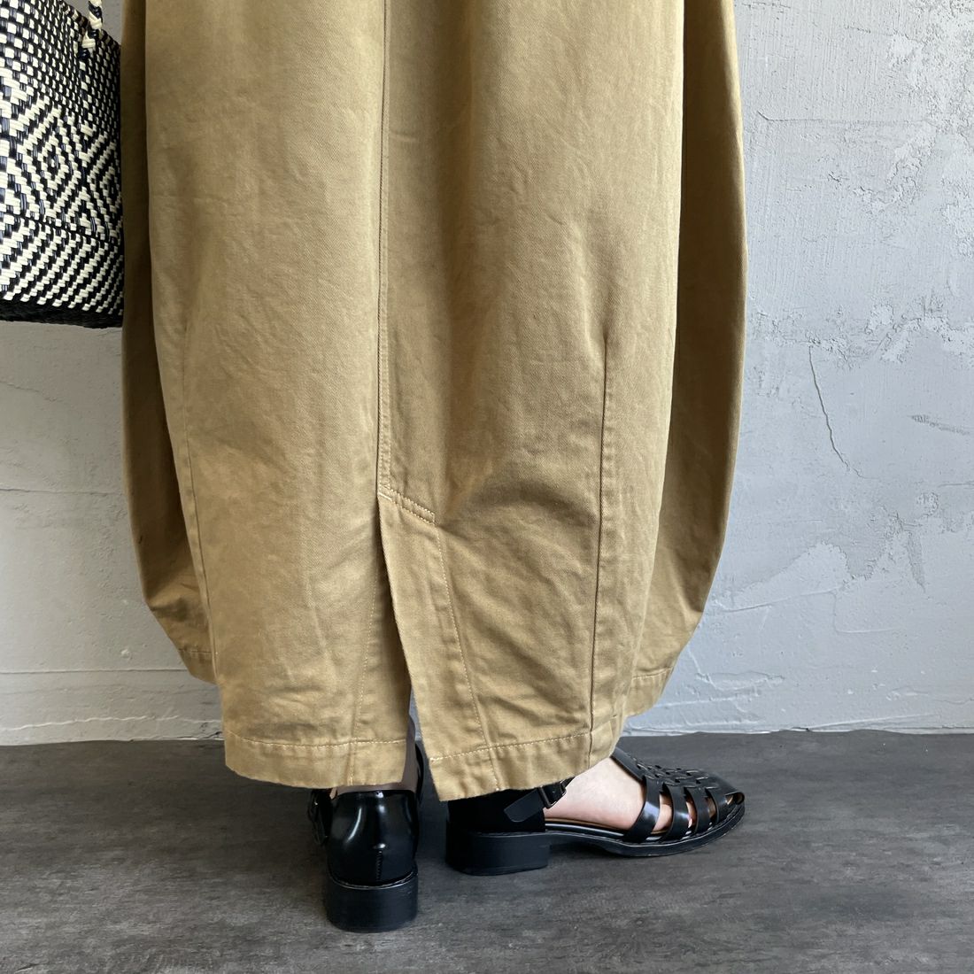 HARVESTY [ハーベスティ] チノサーカススカート [A22503] 34 KHAKI B &&モデル身長：158cm 着用サイズ：1&&