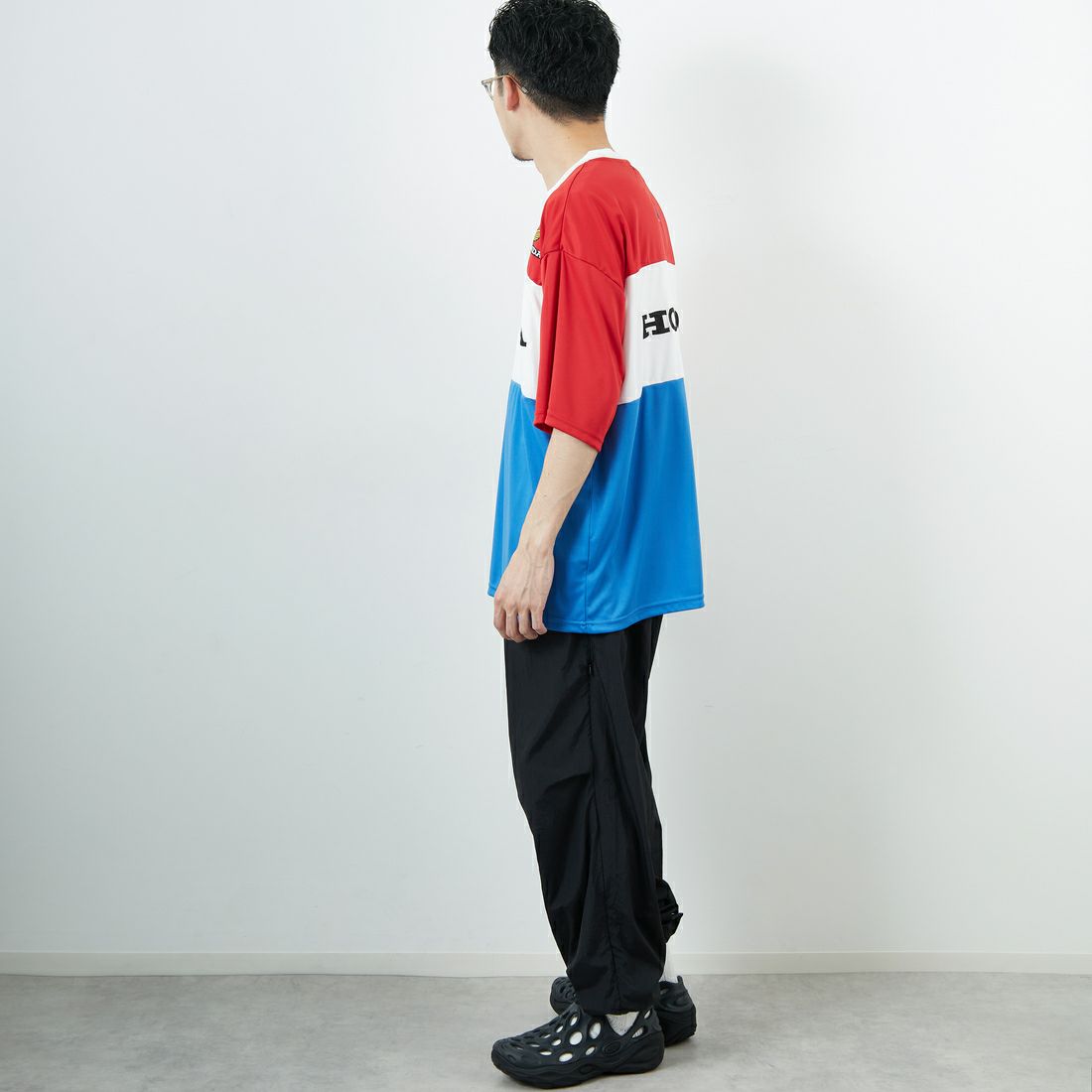 HONDA × JEANSFACTORY [ホンダ × ジーンズファクトリー] レーシングTシャツ [JFC-252-052] HONDA &&モデル身長：168cm 着用サイズ：L&&